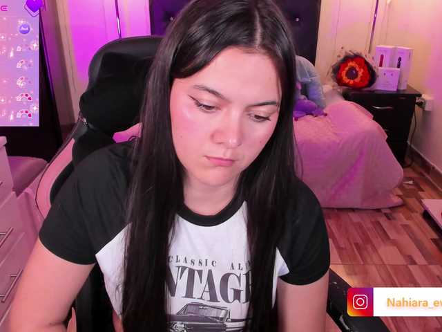 NahiaraEvans-'s BongaCams show and profile