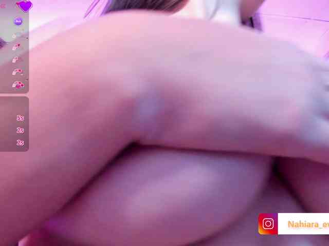 NahiaraEvans- webcam