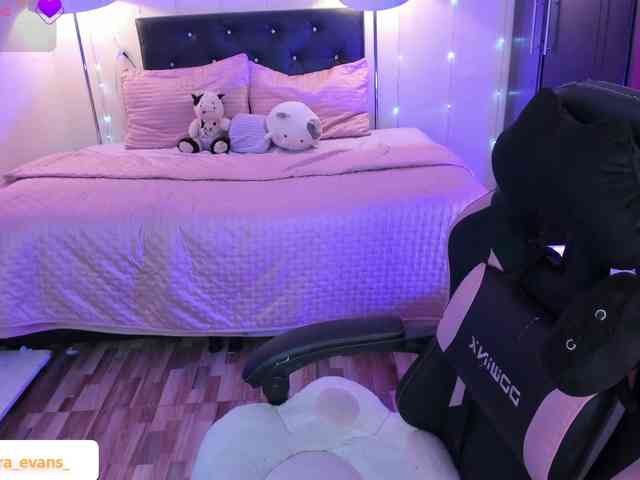 NahiaraEvans- webcam