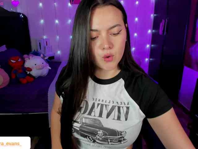 NahiaraEvans- webcam