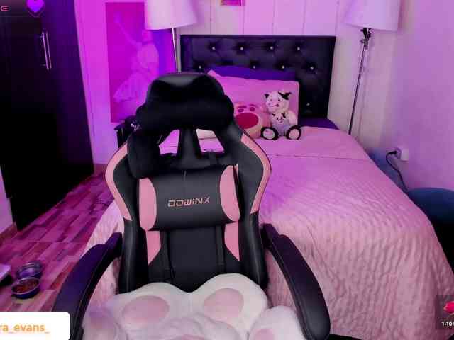 NahiaraEvans- webcam