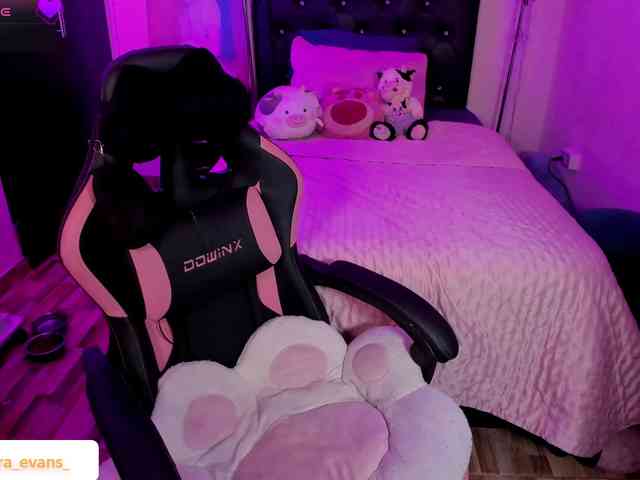 NahiaraEvans- webcam