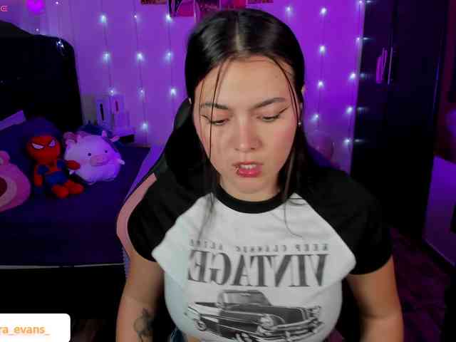 NahiaraEvans- webcam