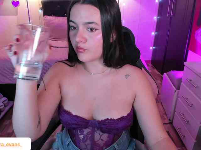 NahiaraEvans- webcam