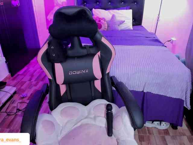 NahiaraEvans- webcam
