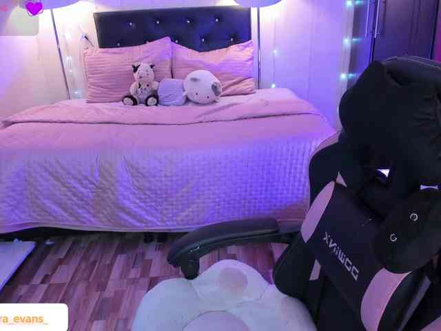 NahiaraEvans- webcam