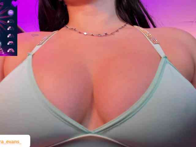 NahiaraEvans- webcam