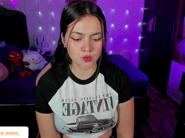 NahiaraEvans- webcam