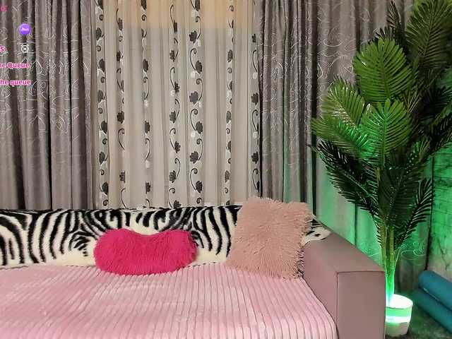 Adela27's BongaCams show and profile