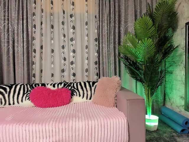 Adela27's BongaCams show and profile