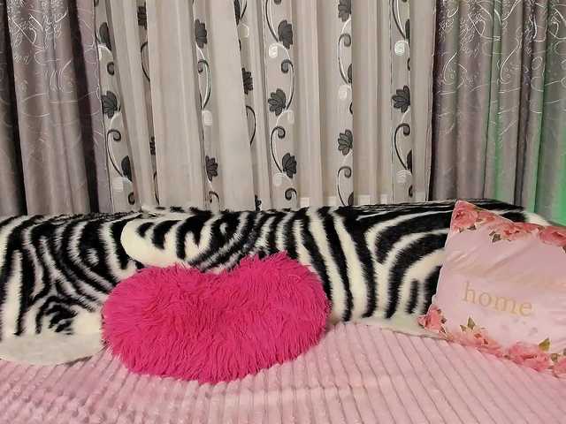 Adela27's BongaCams show and profile