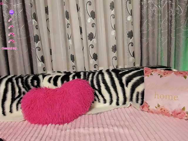 Adela27's BongaCams show and profile