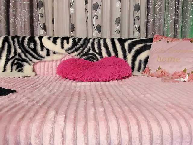 Adela27's BongaCams show and profile