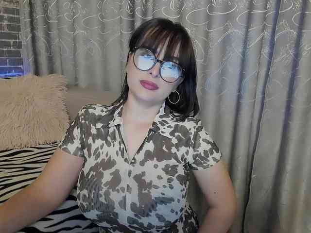 Adela27