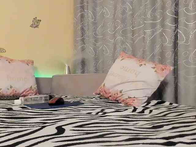 Adela27