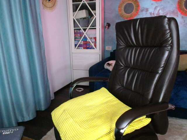 Amasha111's BongaCams show and profile