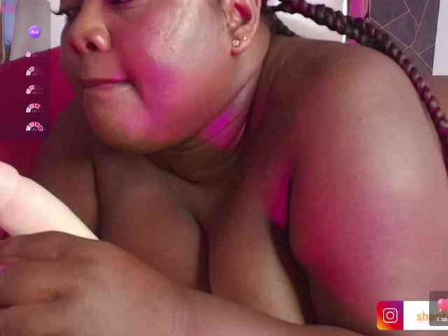 ShantalAddams webcam