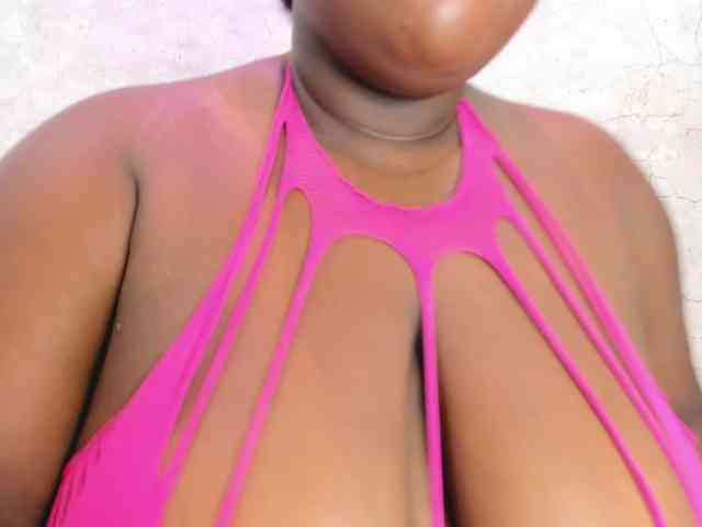 ShantalAddams webcam