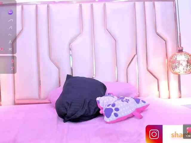 ShantalAddams webcam