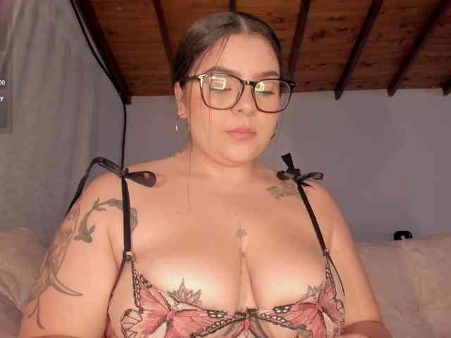 thecurvygirl webcam