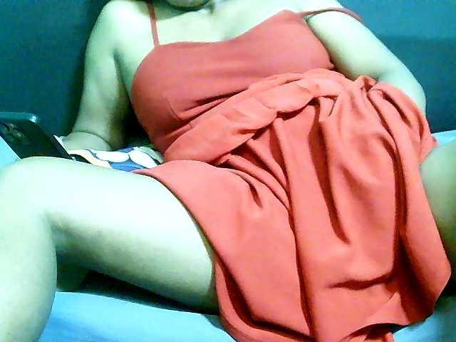 Juliesweety's BongaCams show and profile