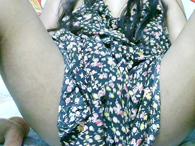 Juliesweety's BongaCams show and profile