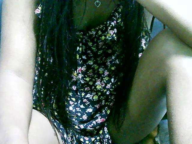 Juliesweety's BongaCams show and profile