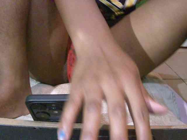 Juliesweety webcam