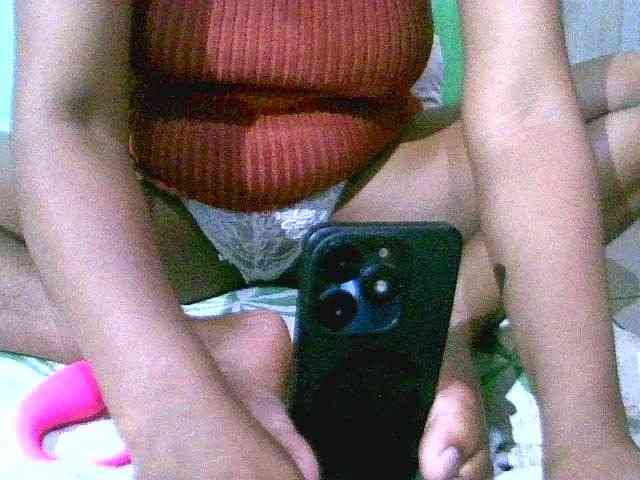 Juliesweety webcam