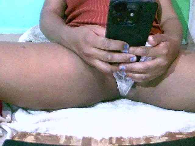 Juliesweety webcam