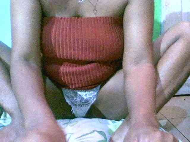 Juliesweety webcam