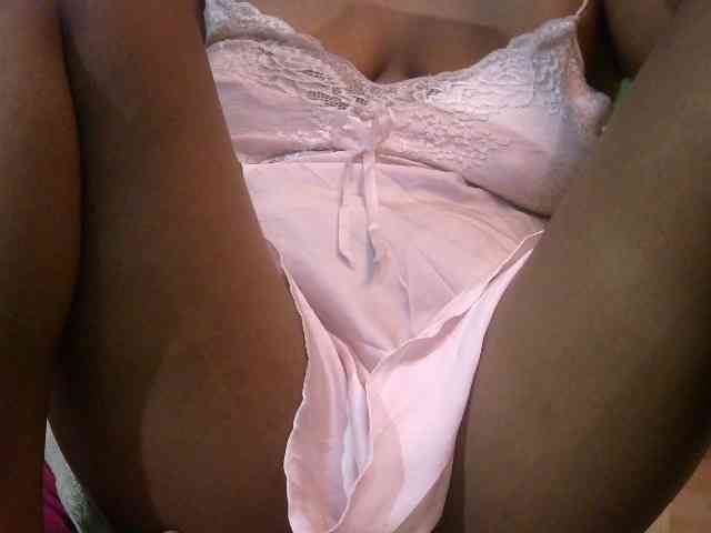 Juliesweety webcam