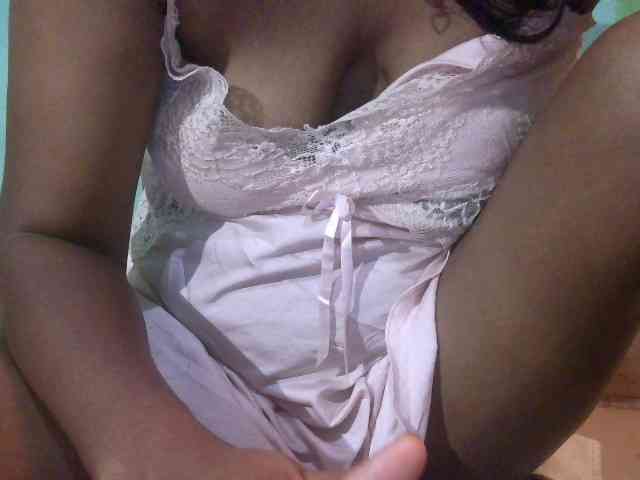 Juliesweety webcam
