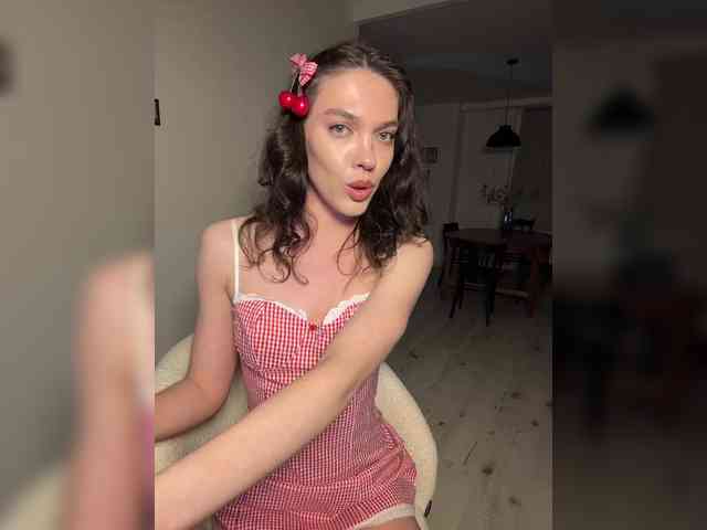 GlamModelHoney webcam