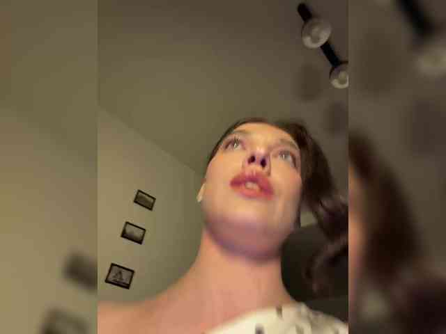 strip chat GlamModelHoney