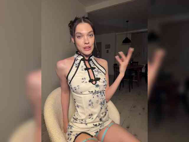 GlamModelHoney webcam
