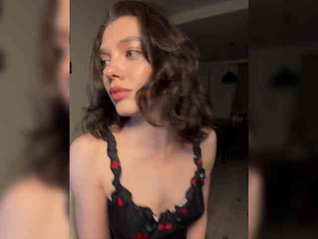 GlamModelHoney webcam