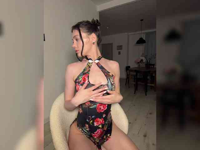 GlamModelHoney webcam