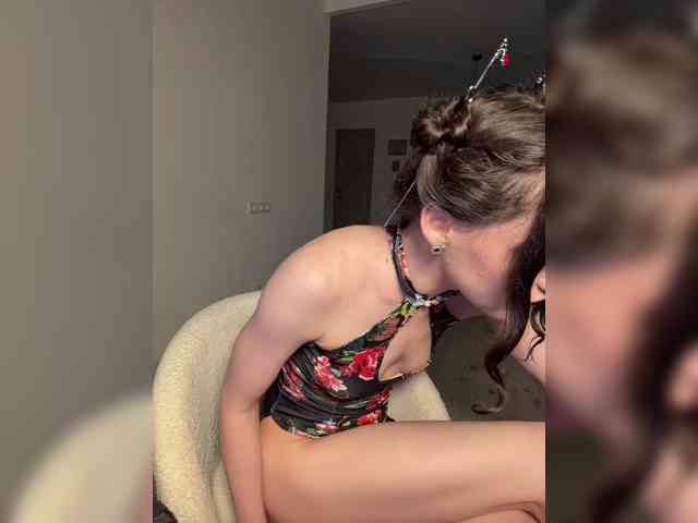 GlamModelHoney webcam
