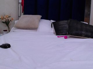 Alaya-Cute Porn Show