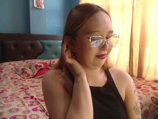 LiaaRoberts webcam