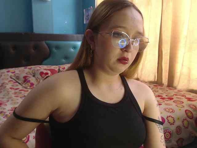LiaaRoberts webcam