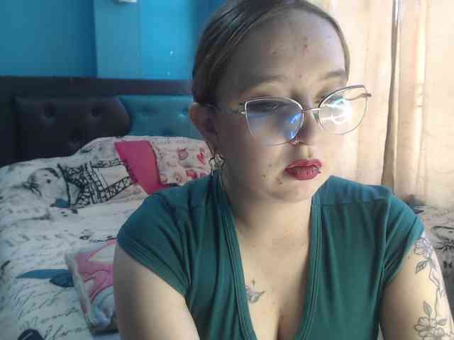 LiaaRoberts webcam