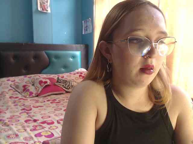 LiaaRoberts webcam