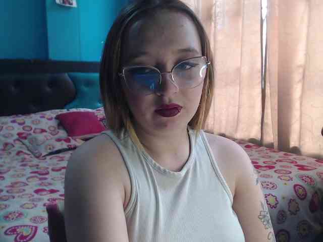 LiaaRoberts webcam