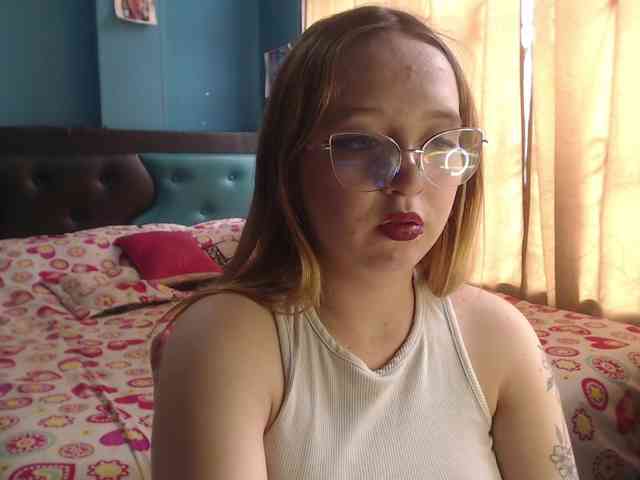 LiaaRoberts webcam