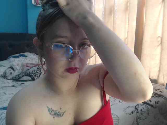 LiaaRoberts webcam