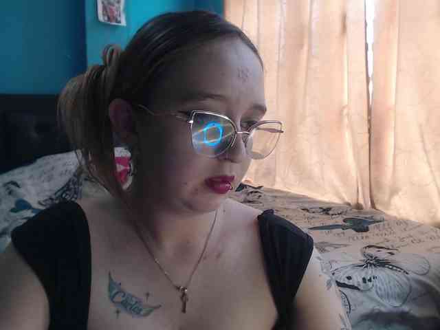 LiaaRoberts webcam
