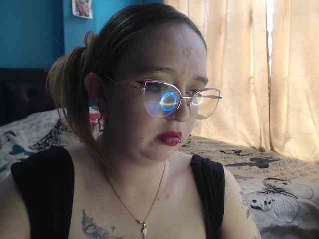 LiaaRoberts webcam