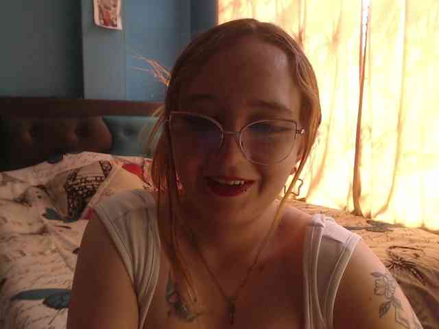 LiaaRoberts webcam